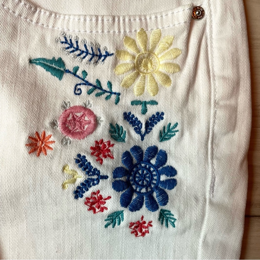 Embroidered White Denim Shorts - Picture 10 of 10